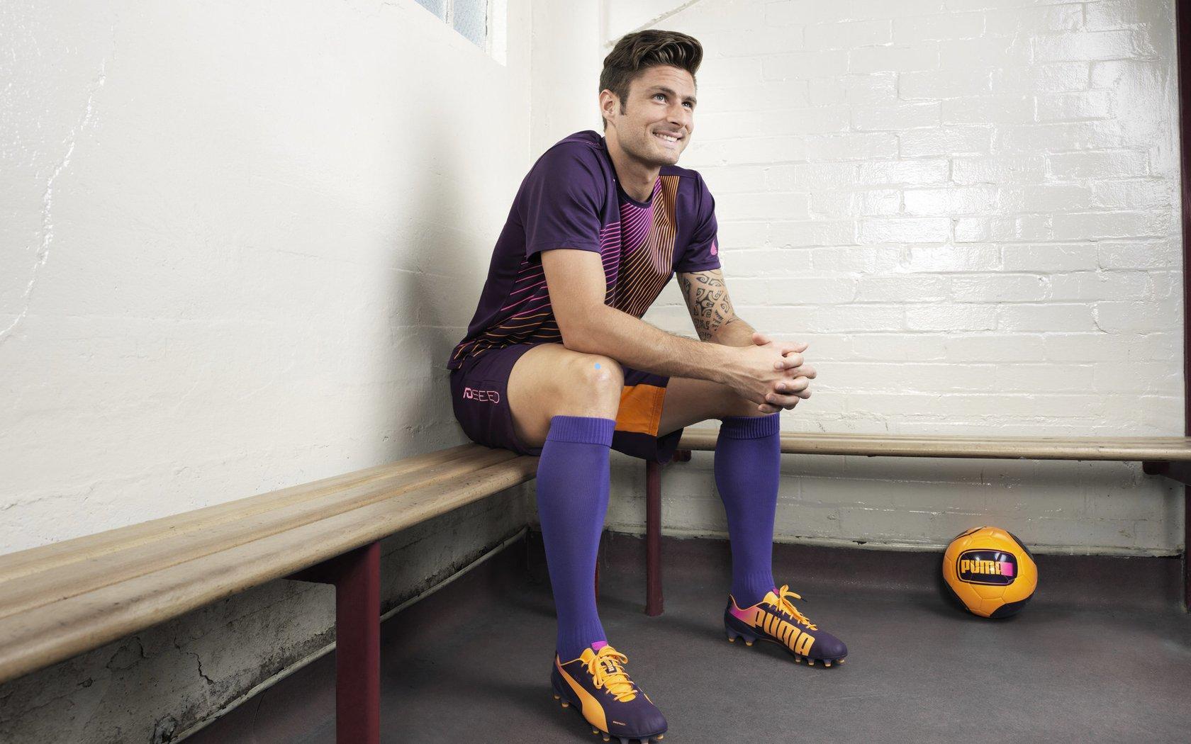 曼联酝酿阵容重大变革 队长B费或明夏离队 红魔锁定德甲拜仁目标施蒂勒为关键补强