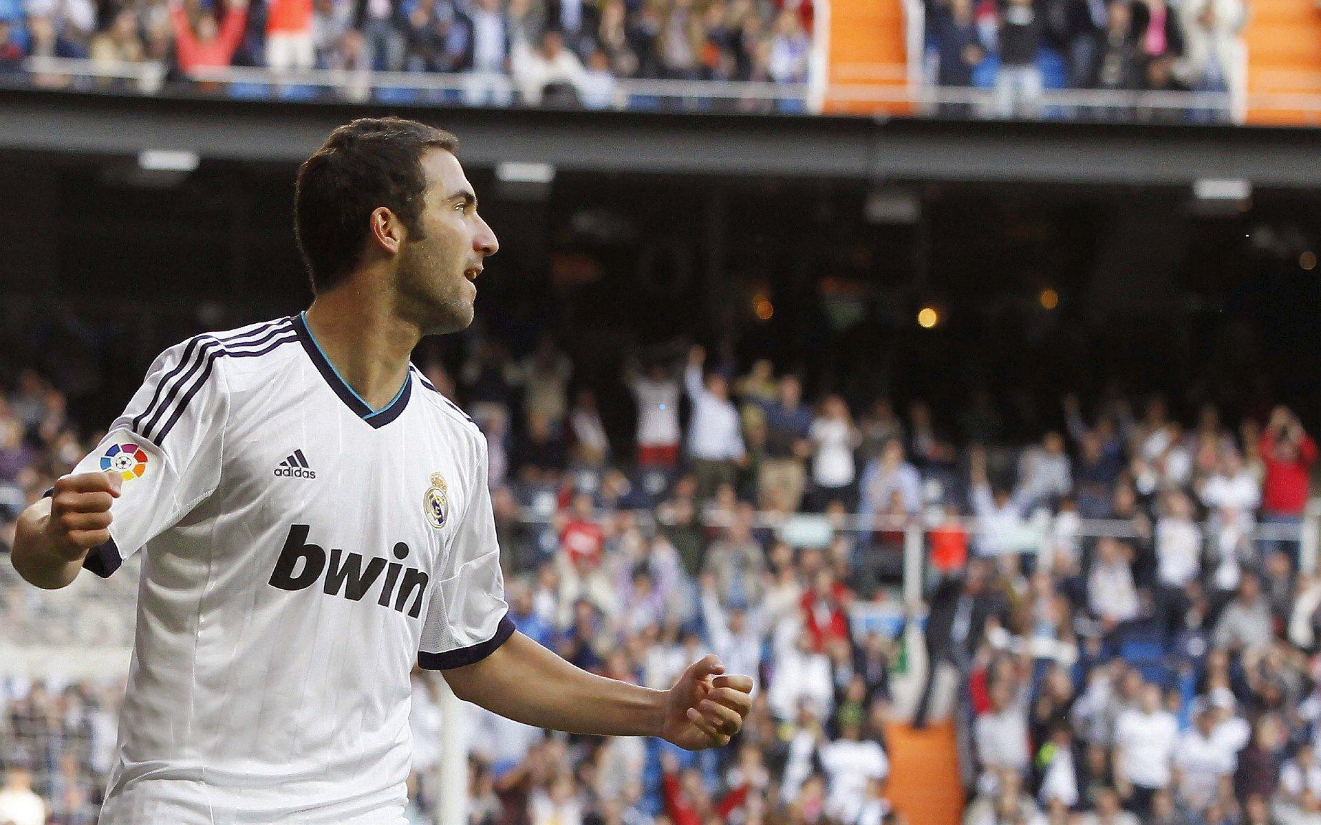 健康詹姆斯全能爆发，罚球、防守、组织三管齐下铸就辉煌